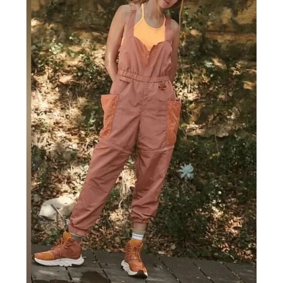 Free People Movement Chaparral‎ Convertible Hike Jumpsuit Size Medium - Picture 1 of 9